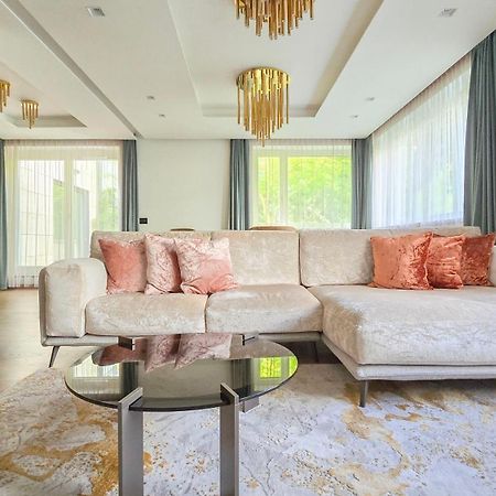 Sun Hill Luxury Suites บูดาเปสต์ ภายนอก รูปภาพ